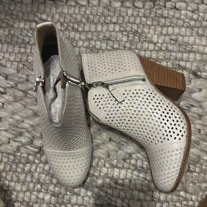 Brand New Rag & Bone White Leather Booties